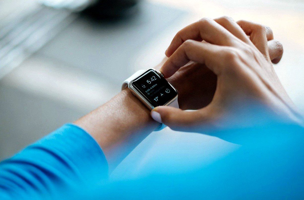 Smartwatch detects heart problems: digital wristwatches can protect against heart attacks